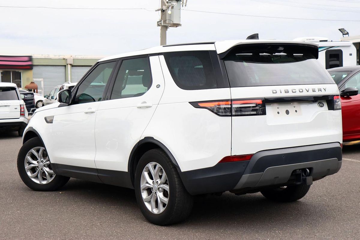 2017 Land Rover Discovery TD4 SE Series 5