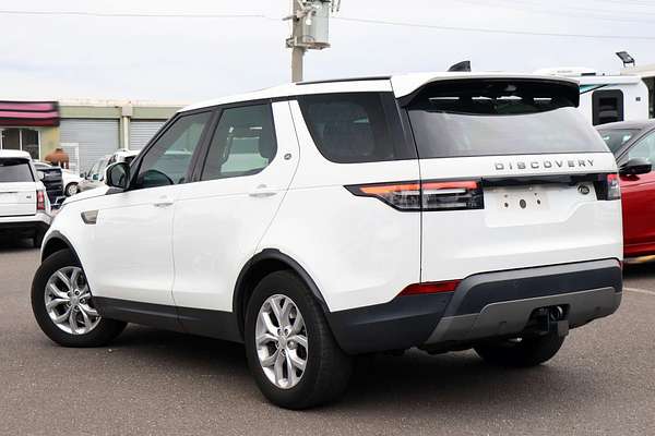 2017 Land Rover Discovery TD4 SE Series 5