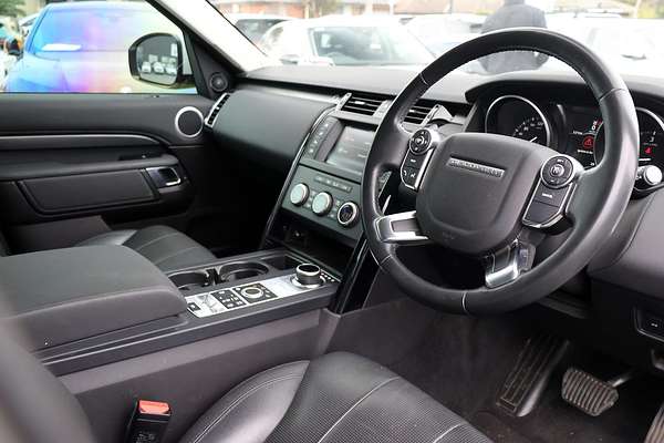 2017 Land Rover Discovery TD4 SE Series 5