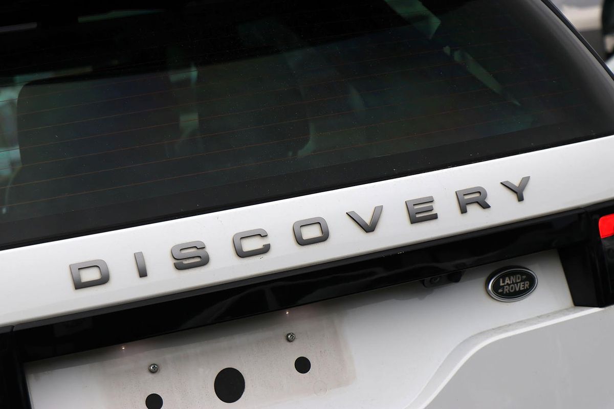 2017 Land Rover Discovery TD4 SE Series 5