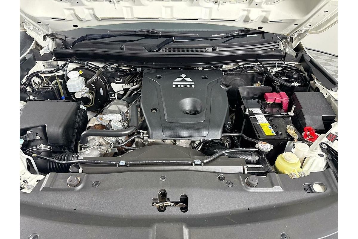 2022 Mitsubishi Triton GLX MR 4X4