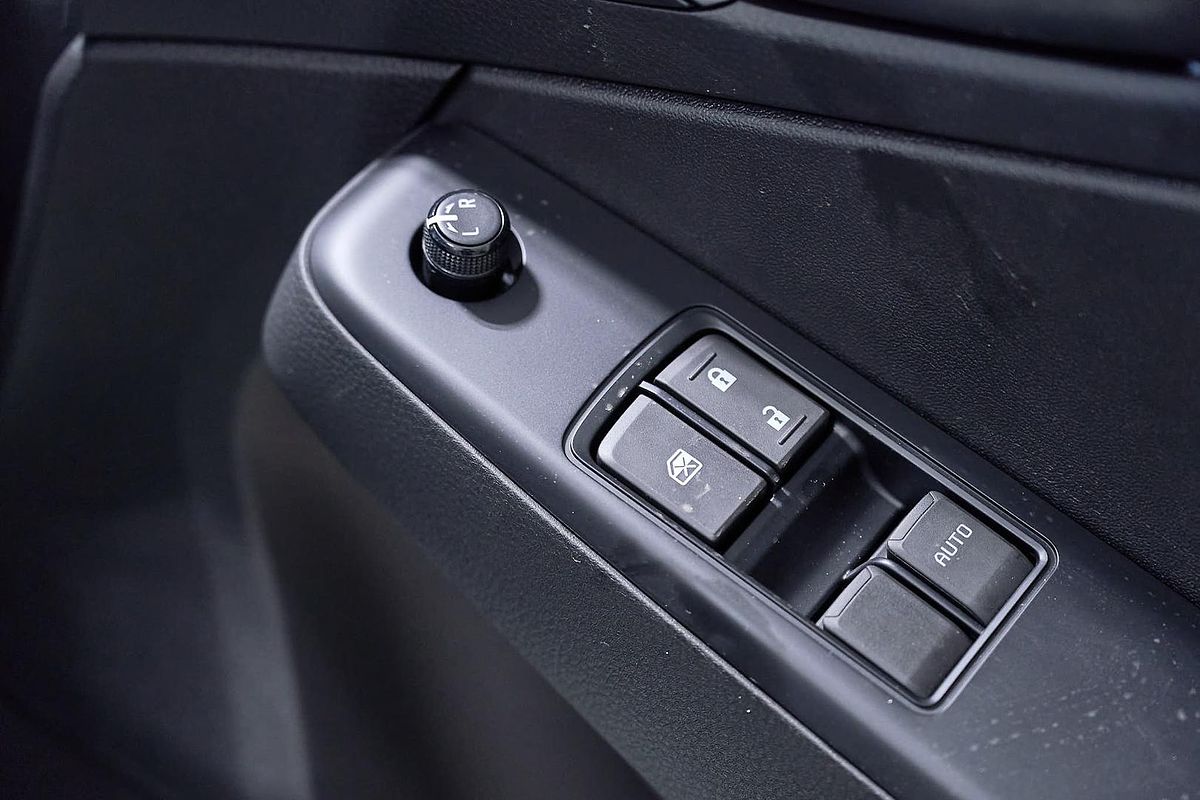 2025 Isuzu D-MAX SX 4X4