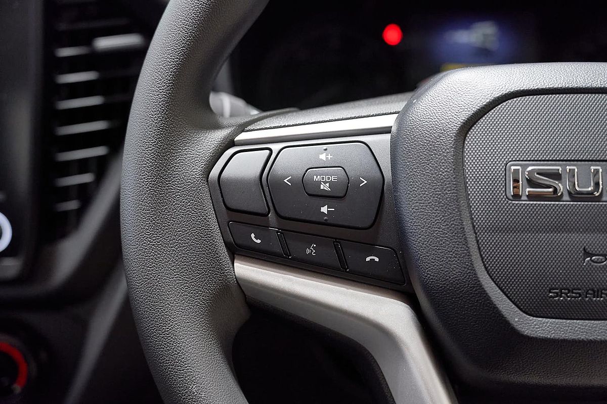 2025 Isuzu D-MAX SX 4X4