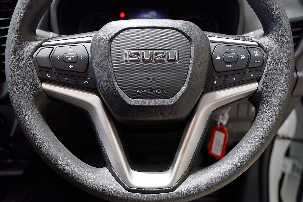2025 Isuzu D-MAX SX 4X4