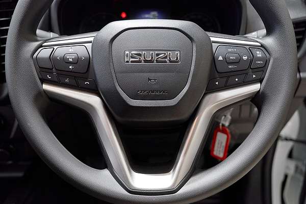 2025 Isuzu D-MAX SX 4X4