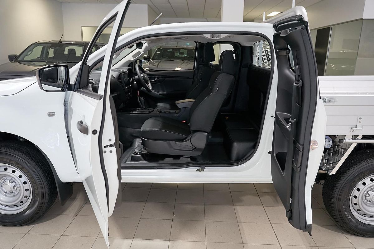 2025 Isuzu D-MAX SX 4X4