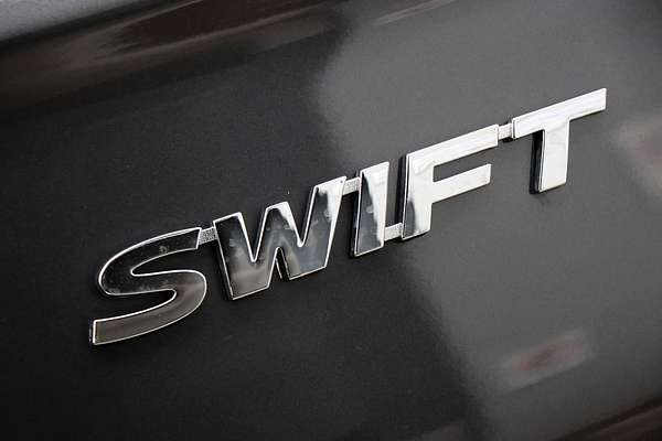 2025 Suzuki Swift Hybrid GLX UZ