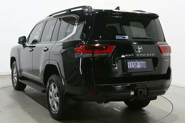 2022 Toyota Landcruiser Sahara FJA300R