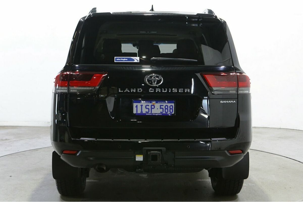 2022 Toyota Landcruiser Sahara FJA300R