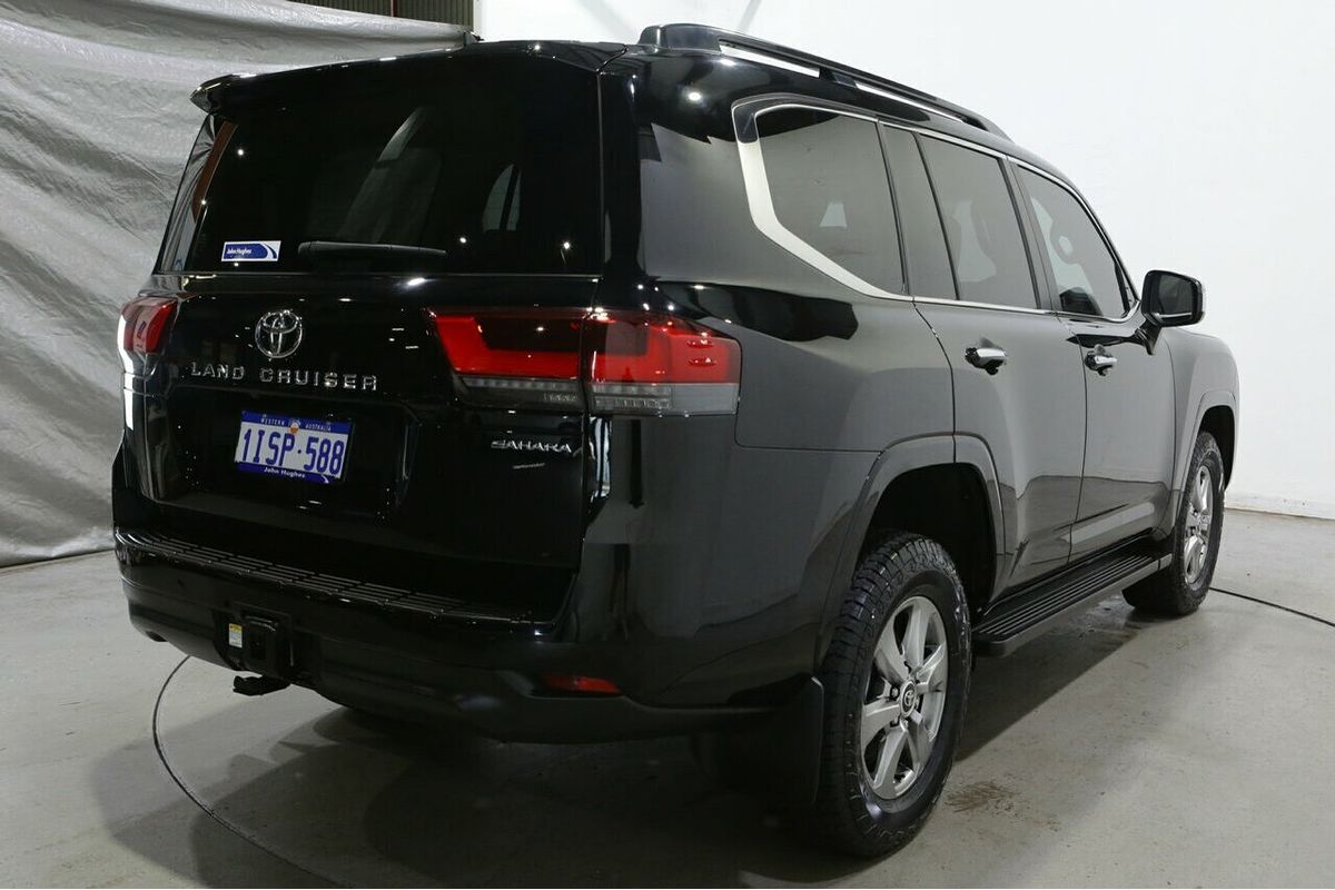 2022 Toyota Landcruiser Sahara FJA300R