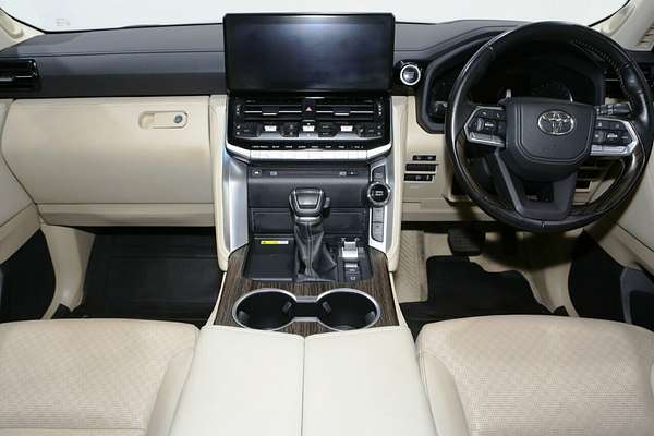 2022 Toyota Landcruiser Sahara FJA300R