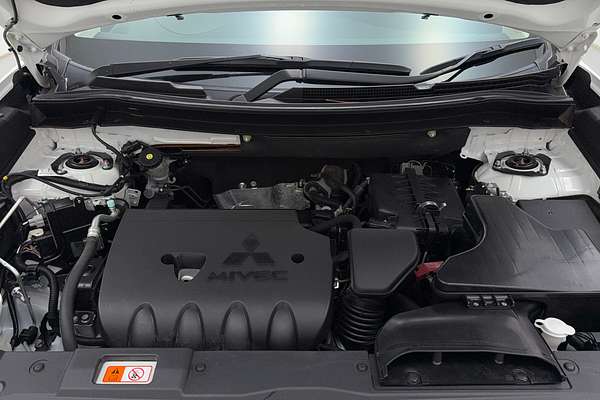 2017 Mitsubishi Outlander LS Safety Pack ZK