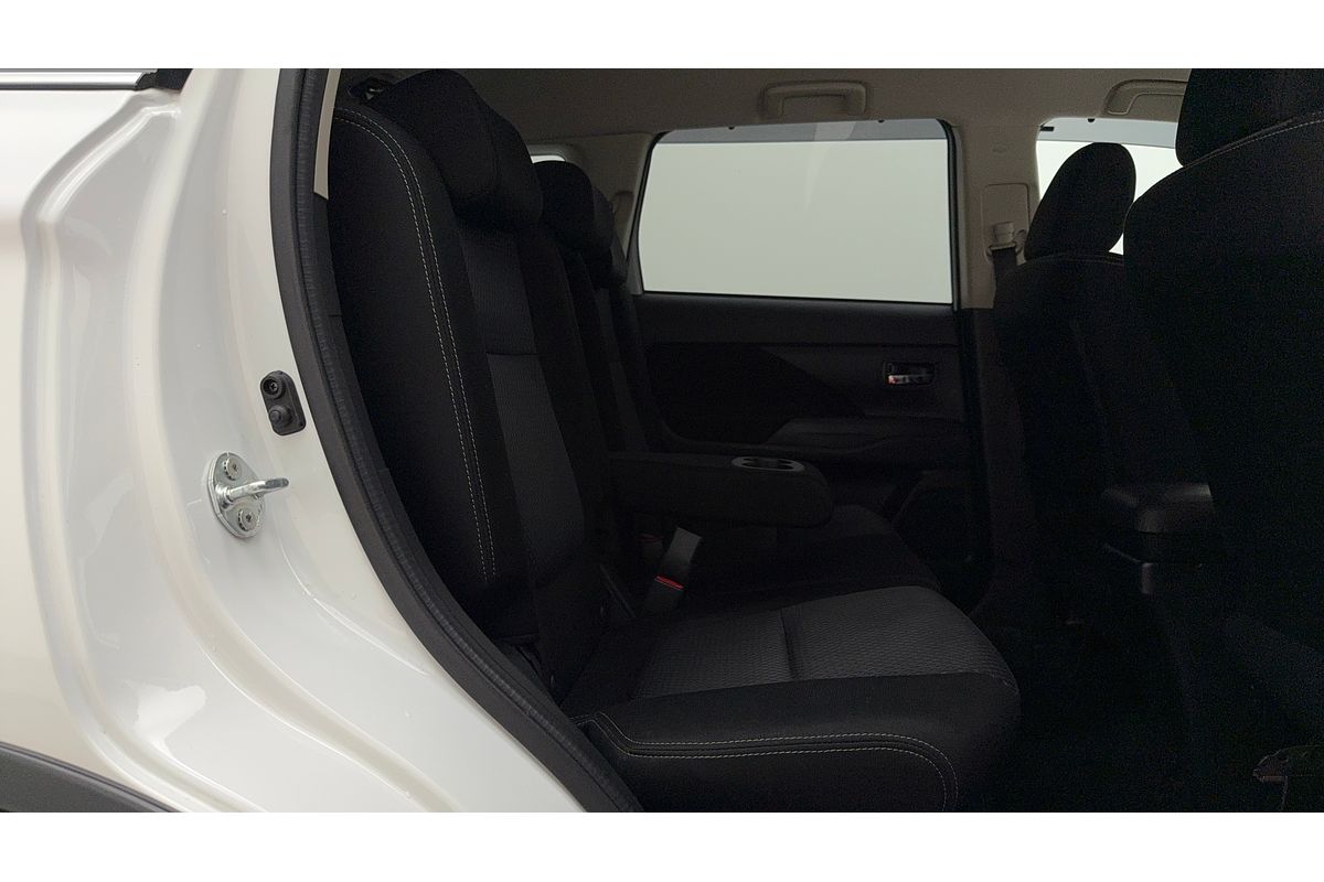 2017 Mitsubishi Outlander LS Safety Pack ZK