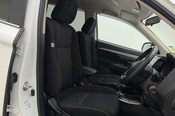 2017 Mitsubishi Outlander LS Safety Pack ZK