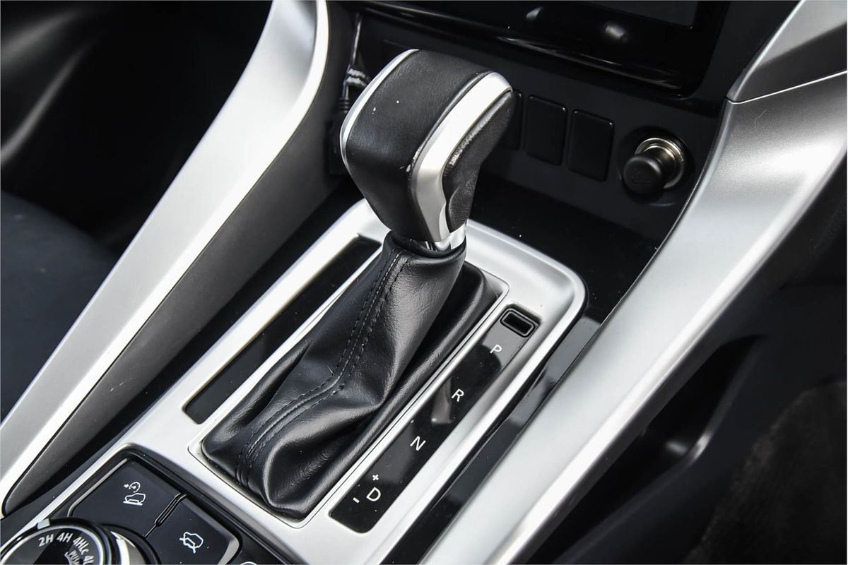 2016 Mitsubishi Pajero Sport GLS QE