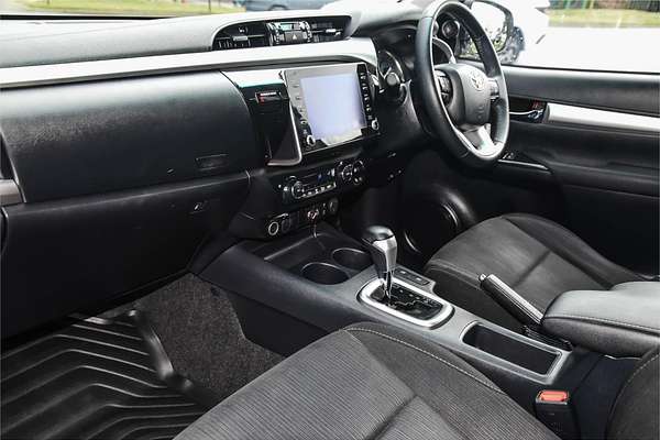 2020 Toyota Hilux SR5 GUN126R 4X4
