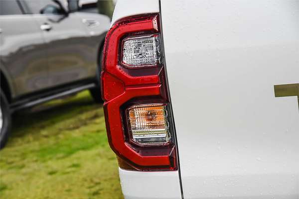 2020 Toyota Hilux SR5 GUN126R 4X4
