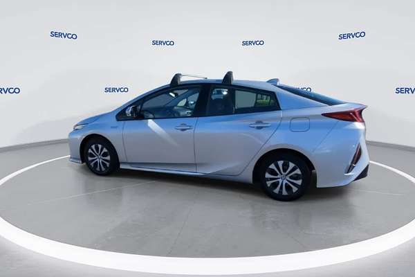 2020 Toyota Prius LE