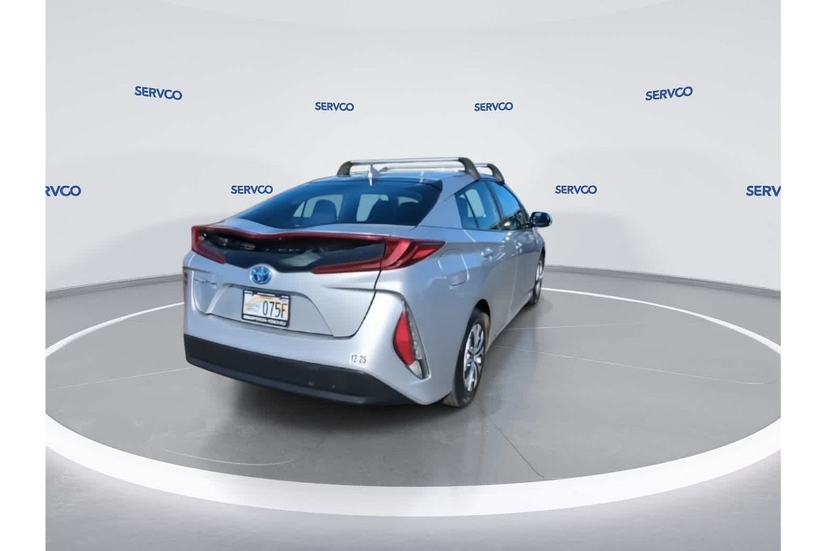2020 Toyota Prius LE