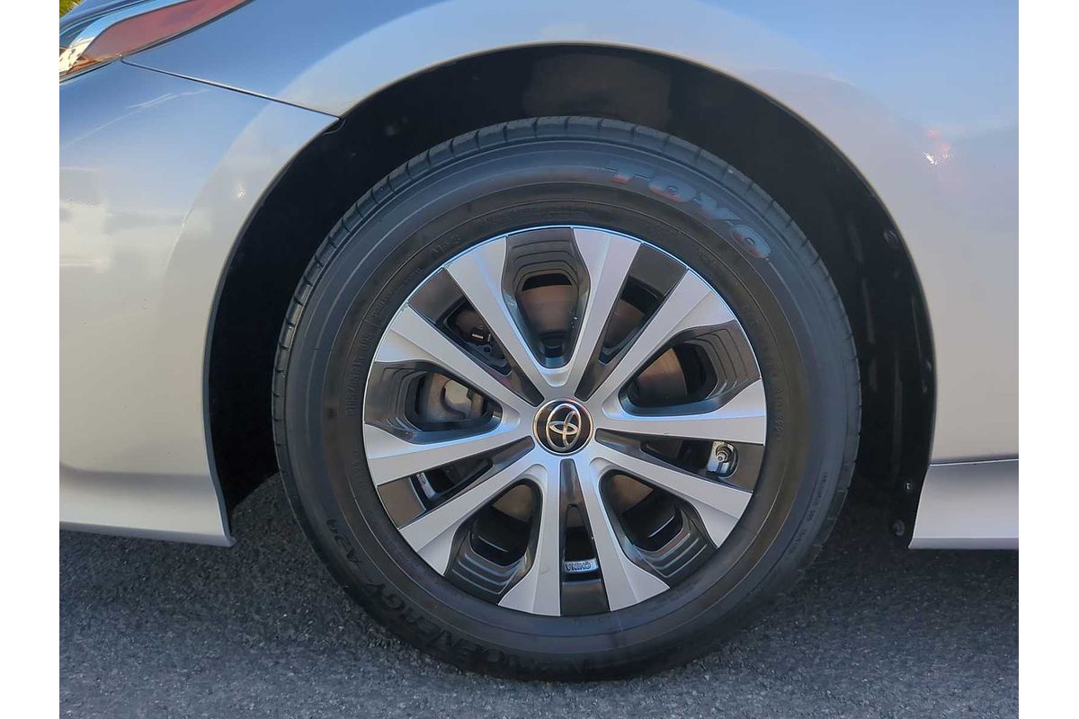 2020 Toyota Prius LE