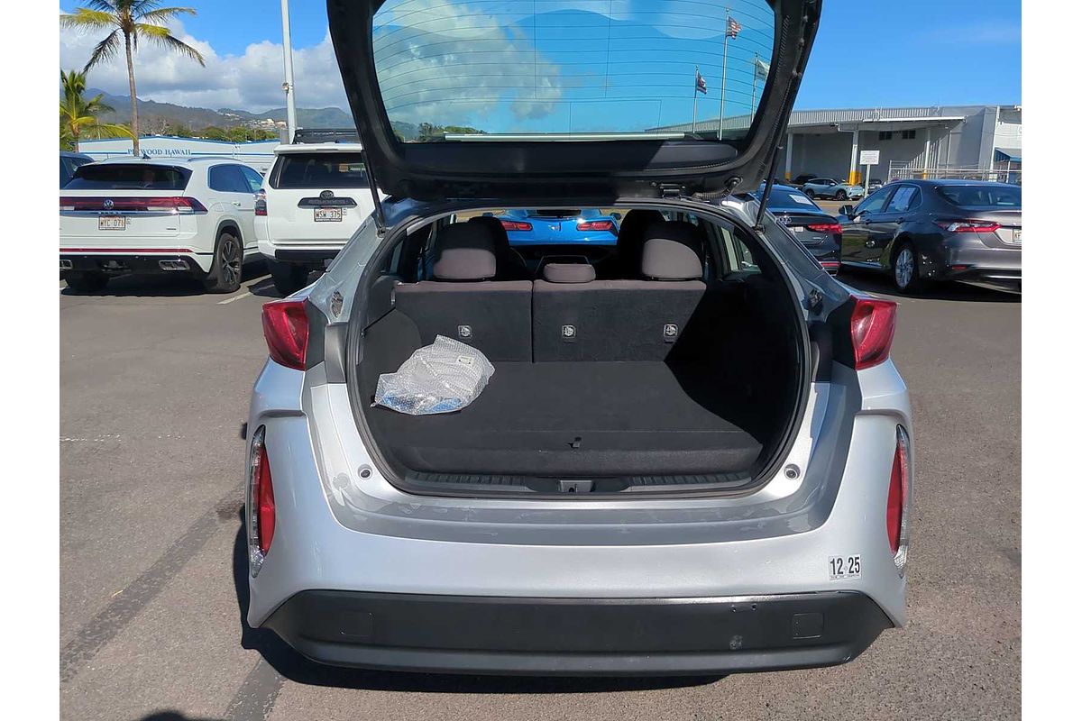 2020 Toyota Prius LE