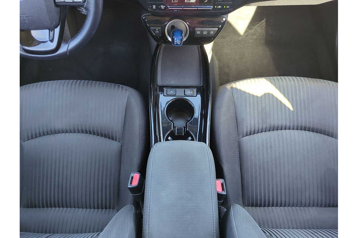 2020 Toyota Prius LE