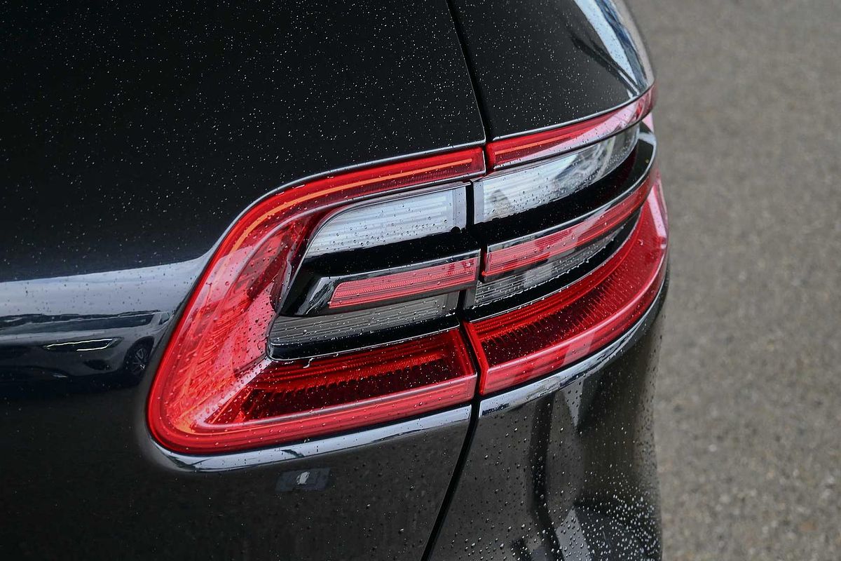 2017 Porsche Macan 95B