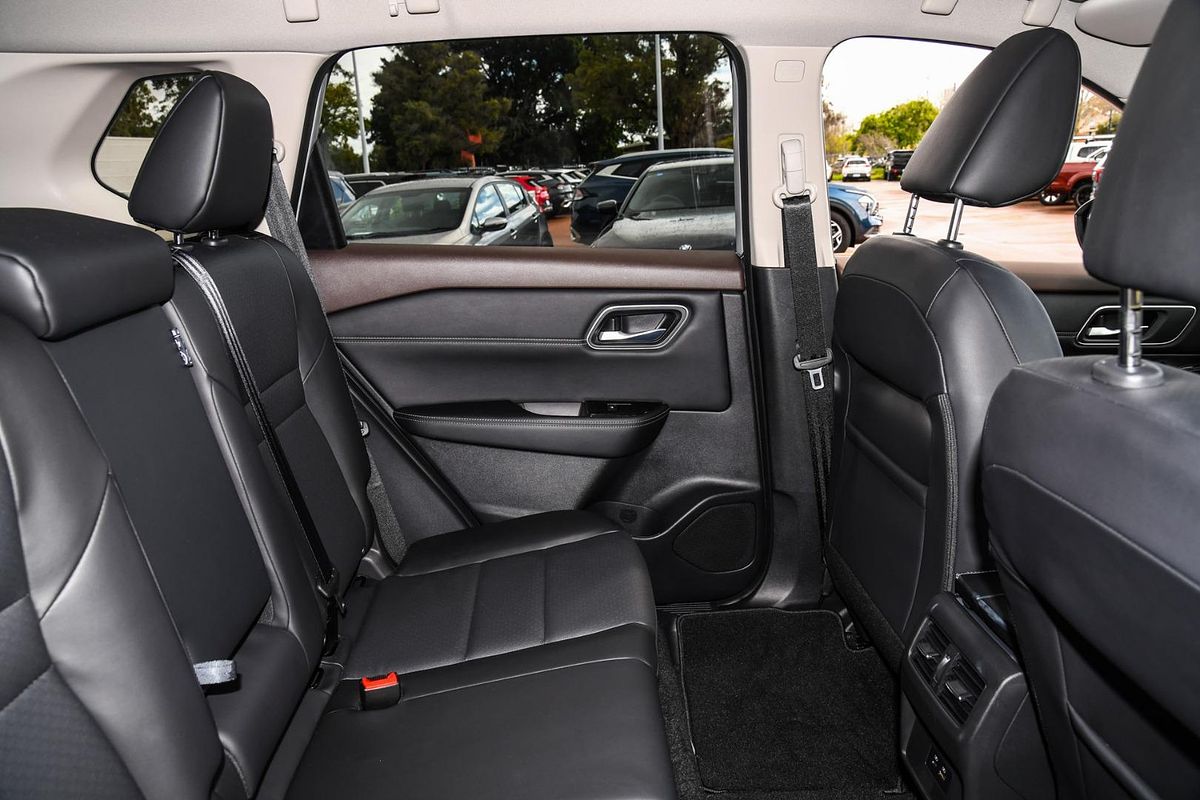 2024 Nissan X-TRAIL ST-L T33