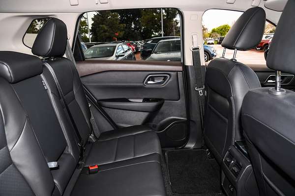 2024 Nissan X-TRAIL ST-L T33