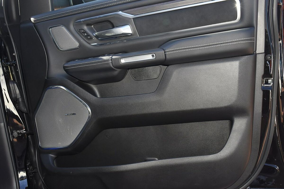 2025 RAM 1500 Laramie Sport Hurricane SO RamBox DT 4X4 SWB