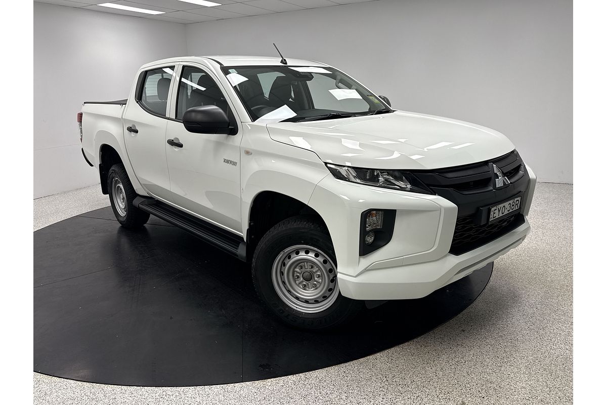 2022 Mitsubishi Triton GLX MR 4X4