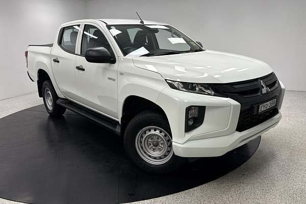 2022 Mitsubishi Triton GLX MR 4X4