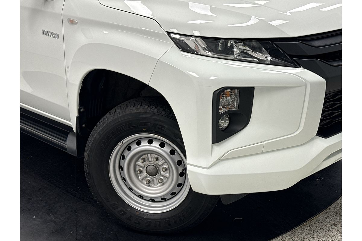 2022 Mitsubishi Triton GLX MR 4X4