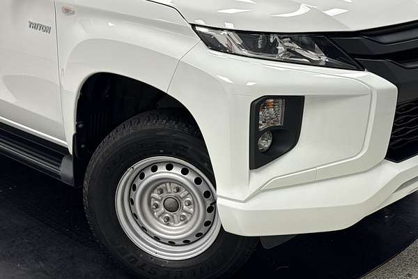 2022 Mitsubishi Triton GLX MR 4X4