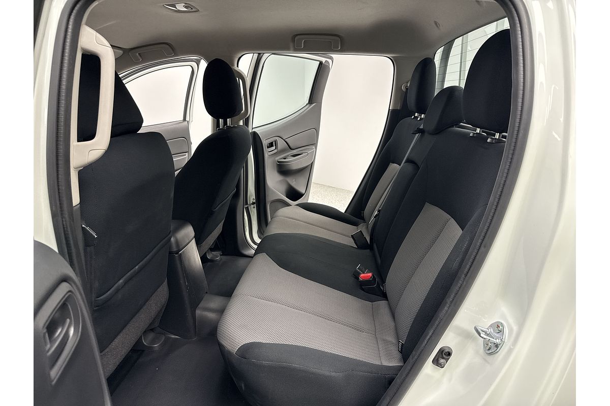 2022 Mitsubishi Triton GLX MR 4X4