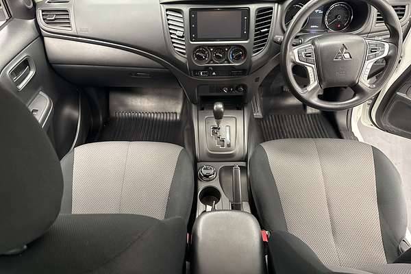 2022 Mitsubishi Triton GLX MR 4X4