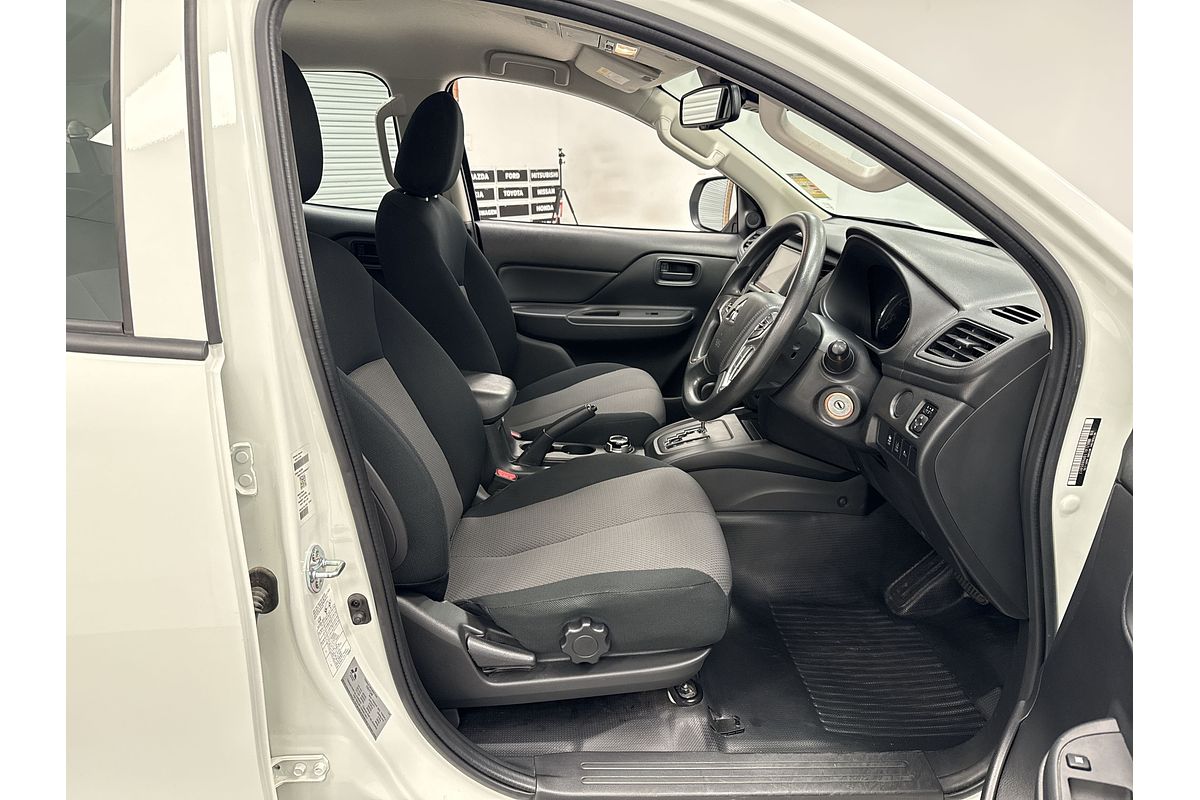 2022 Mitsubishi Triton GLX MR 4X4