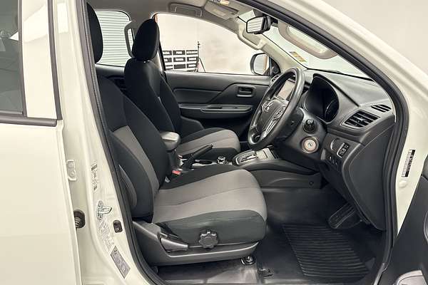 2022 Mitsubishi Triton GLX MR 4X4