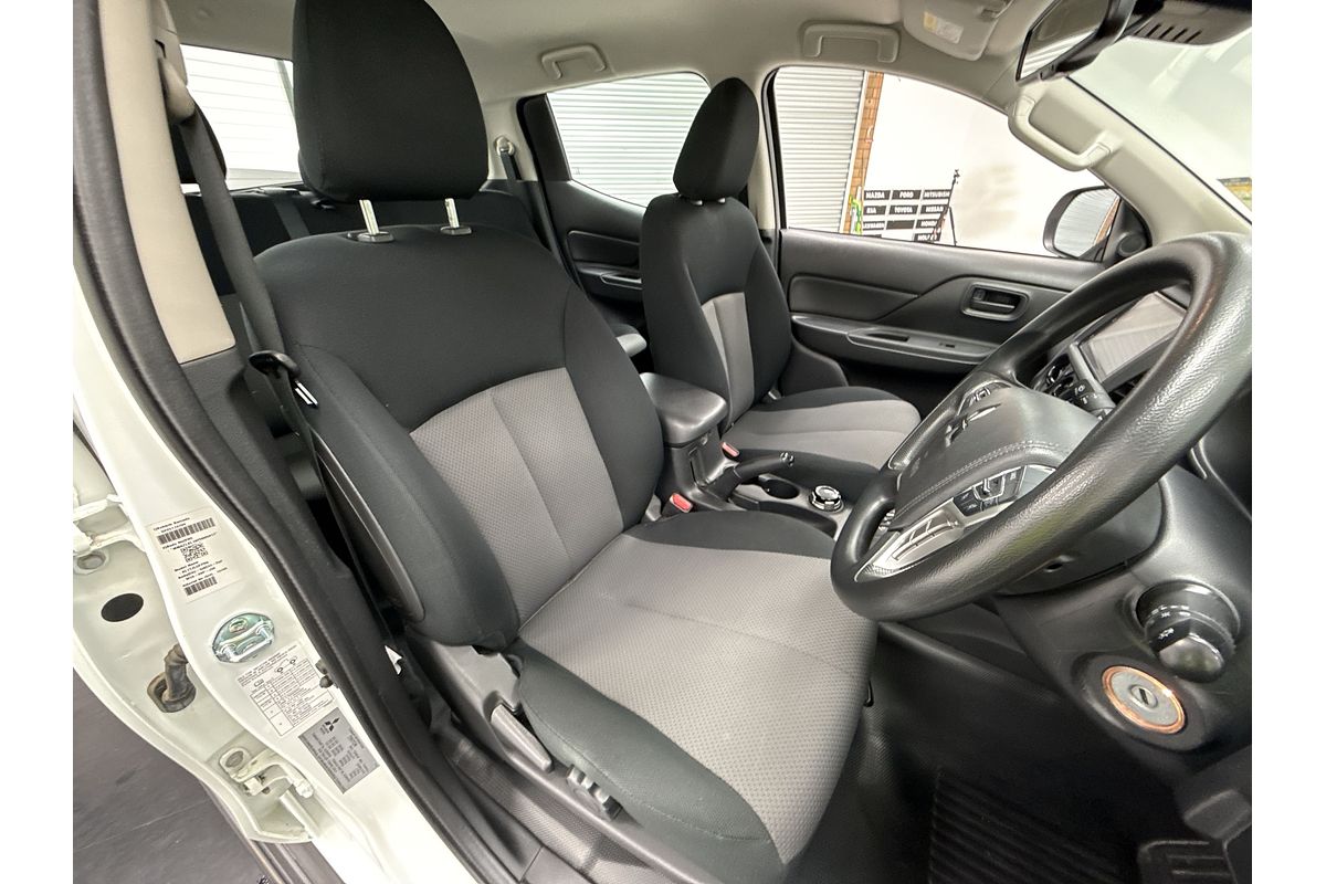 2022 Mitsubishi Triton GLX MR 4X4