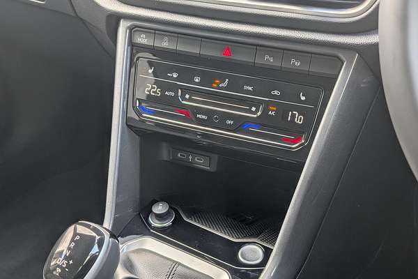 2025 Volkswagen T-Roc 110TSI Style D11