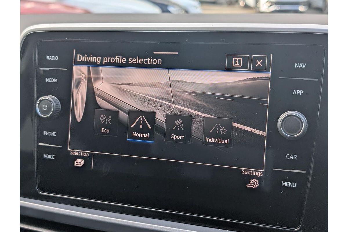 2025 Volkswagen T-Roc 110TSI Style D11