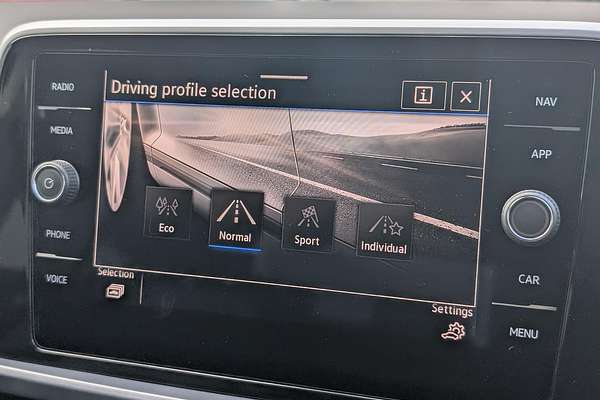 2025 Volkswagen T-Roc 110TSI Style D11