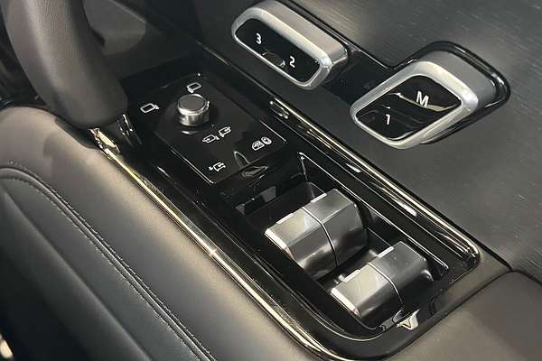 2025 Land Rover Range Rover Sport D300 Dynamic SE L461