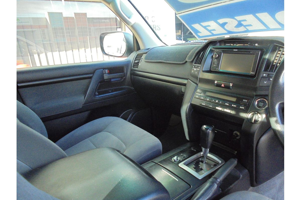 2012 Toyota Landcruiser GXL VDJ200R