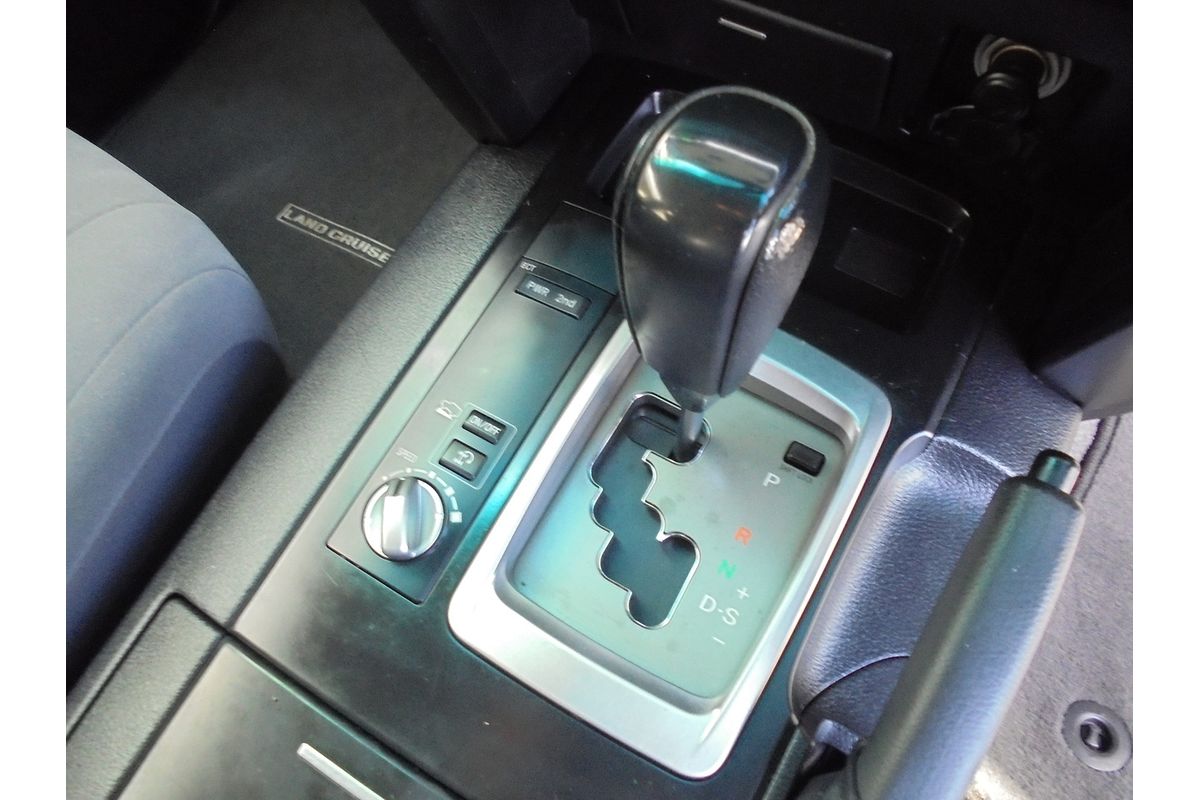 2012 Toyota Landcruiser GXL VDJ200R