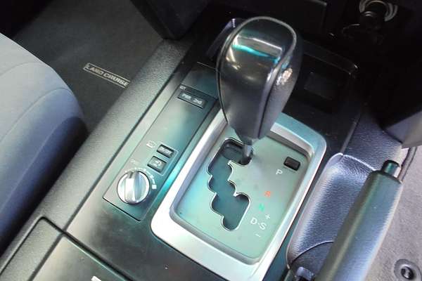 2012 Toyota Landcruiser GXL VDJ200R
