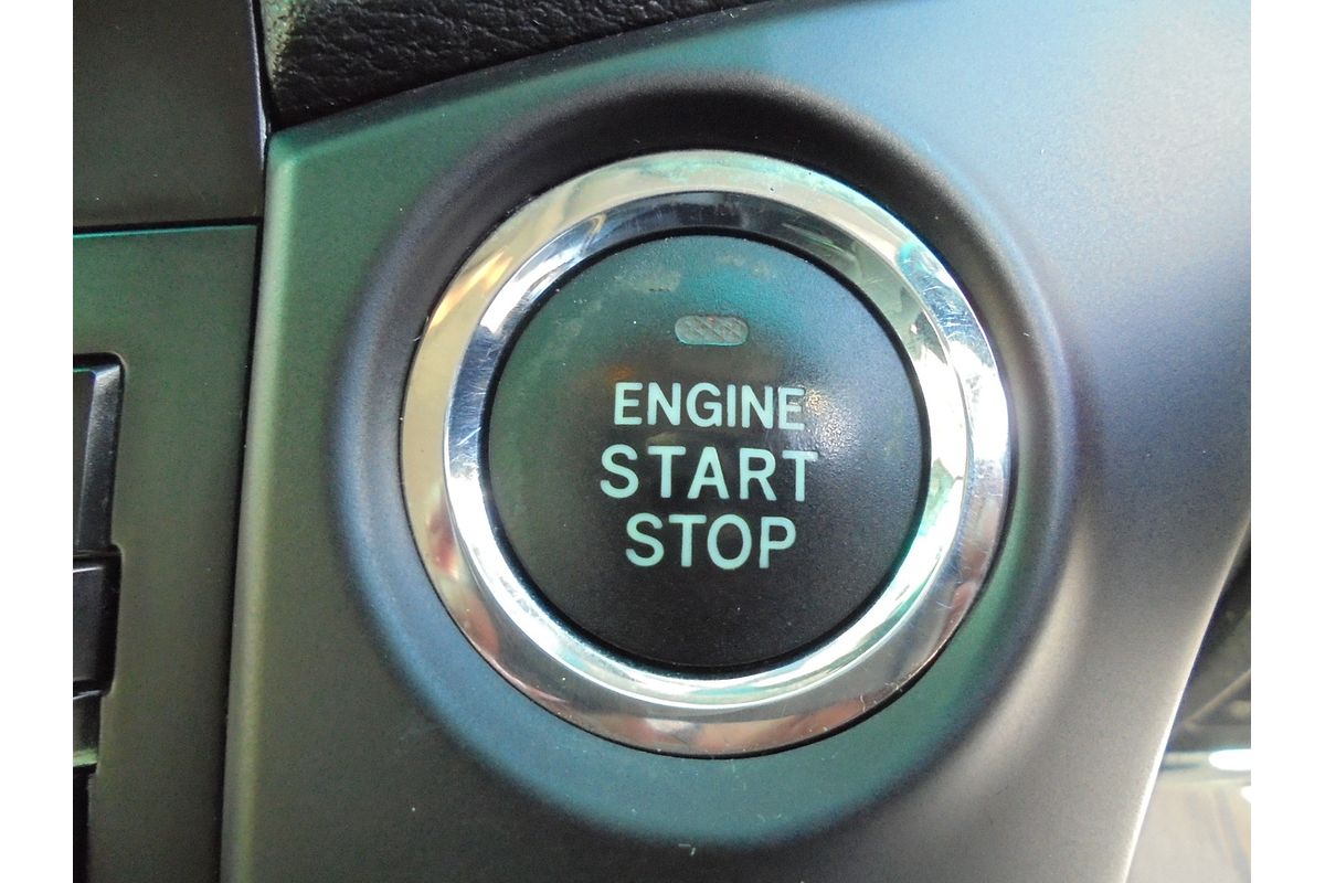 2012 Toyota Landcruiser GXL VDJ200R