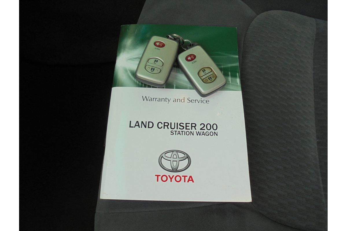 2012 Toyota Landcruiser GXL VDJ200R