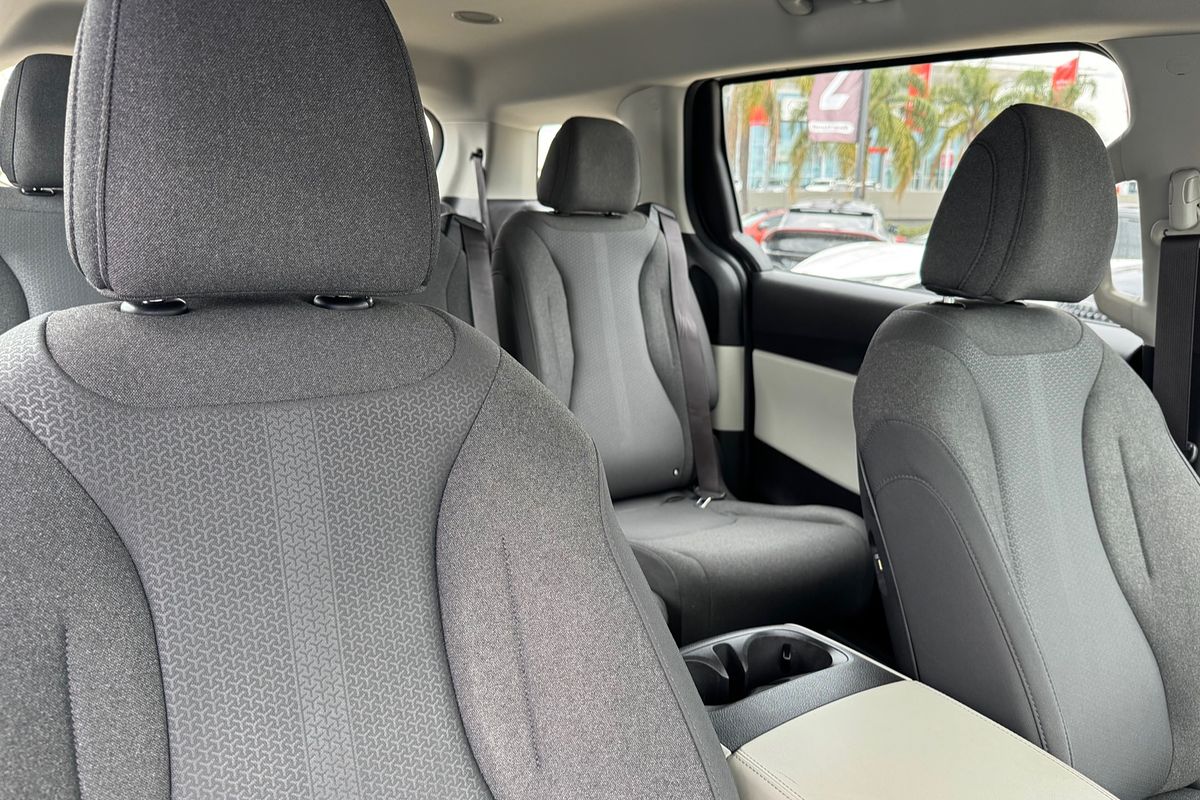 2021 Kia Carnival S KA4
