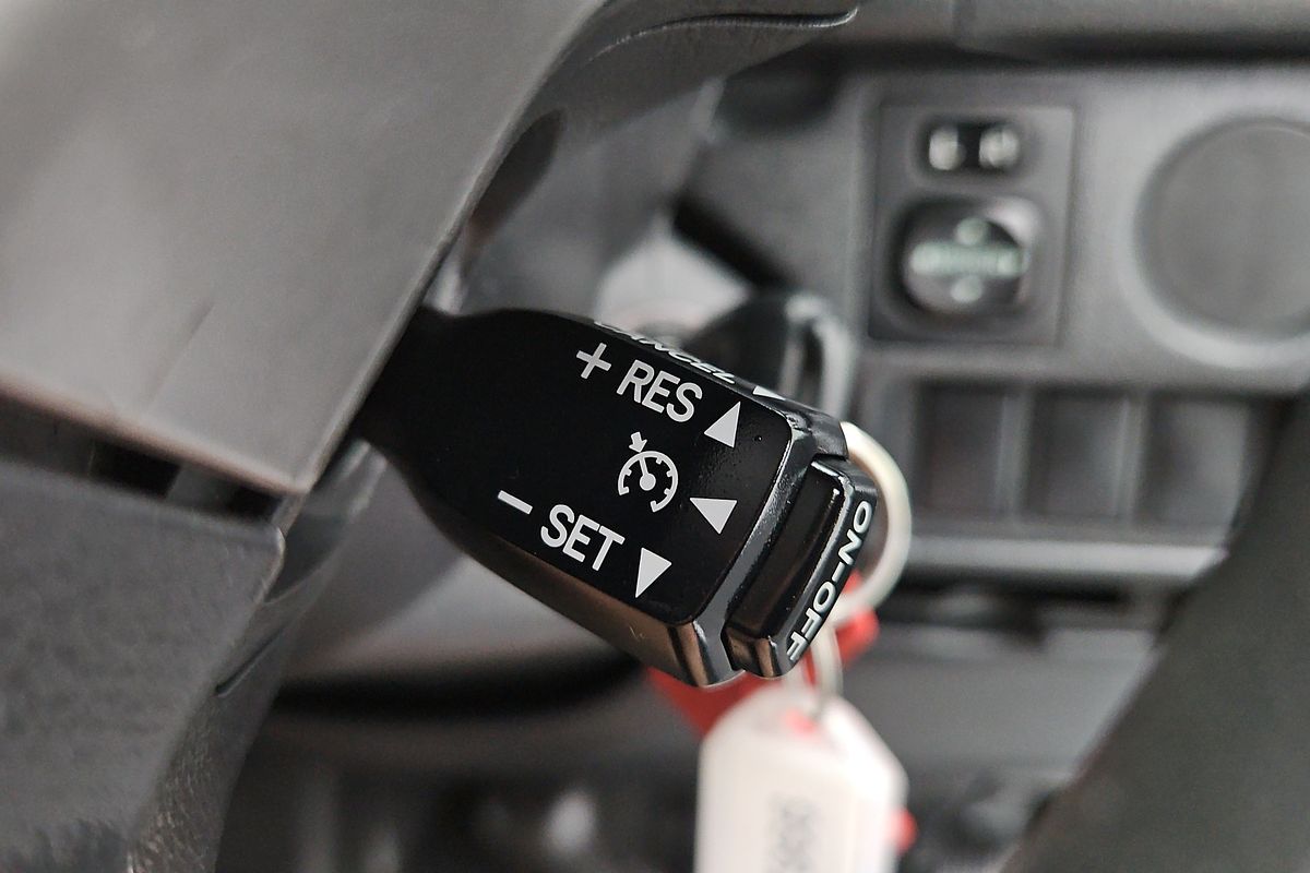 2014 Toyota Hiace Commuter KDH223R ELWB